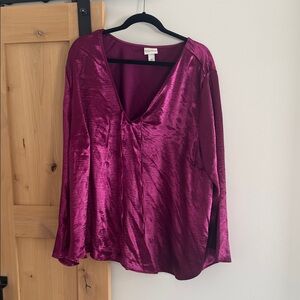 Ava & Viv Shiny V-Neck Blouse in Magenta